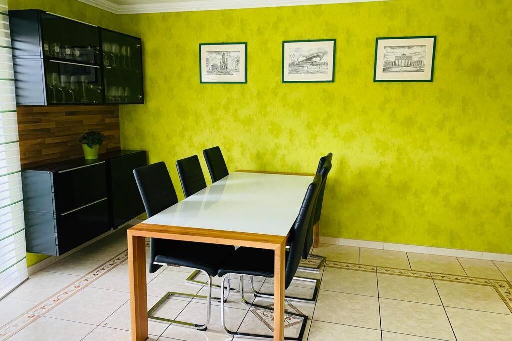 Großes 5 Zimmer Apartment bei Hannover Exterior foto