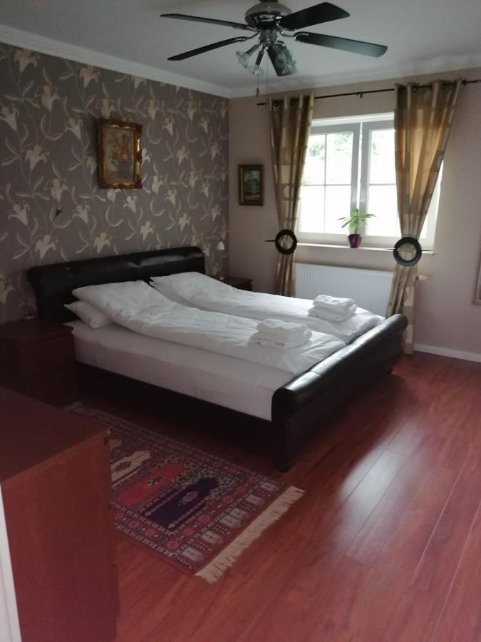 Großes 5 Zimmer Apartment bei Hannover Exterior foto
